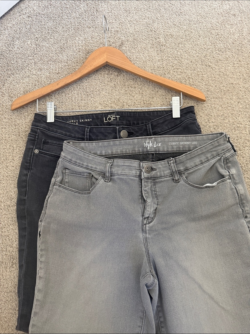 2 Pairs of Women’s Skinny Jeans Black/Grey Size 4